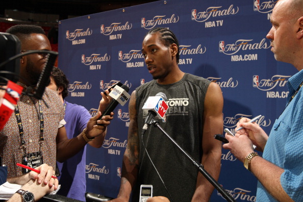 战术失误，换人错误，临场指挥太差！袁志执教水平急需提高（战术失策、用人失当、临场指挥欠佳，袁志执教水平亟需提升）