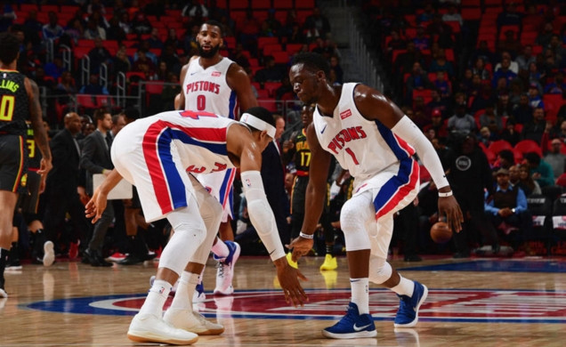 里萨谢三分穿针，老鹰回敬12-2攻击波，比分迫近战况激烈（里萨谢外线命中，老鹰掀起12-2反击潮，分差收窄战局白热化）