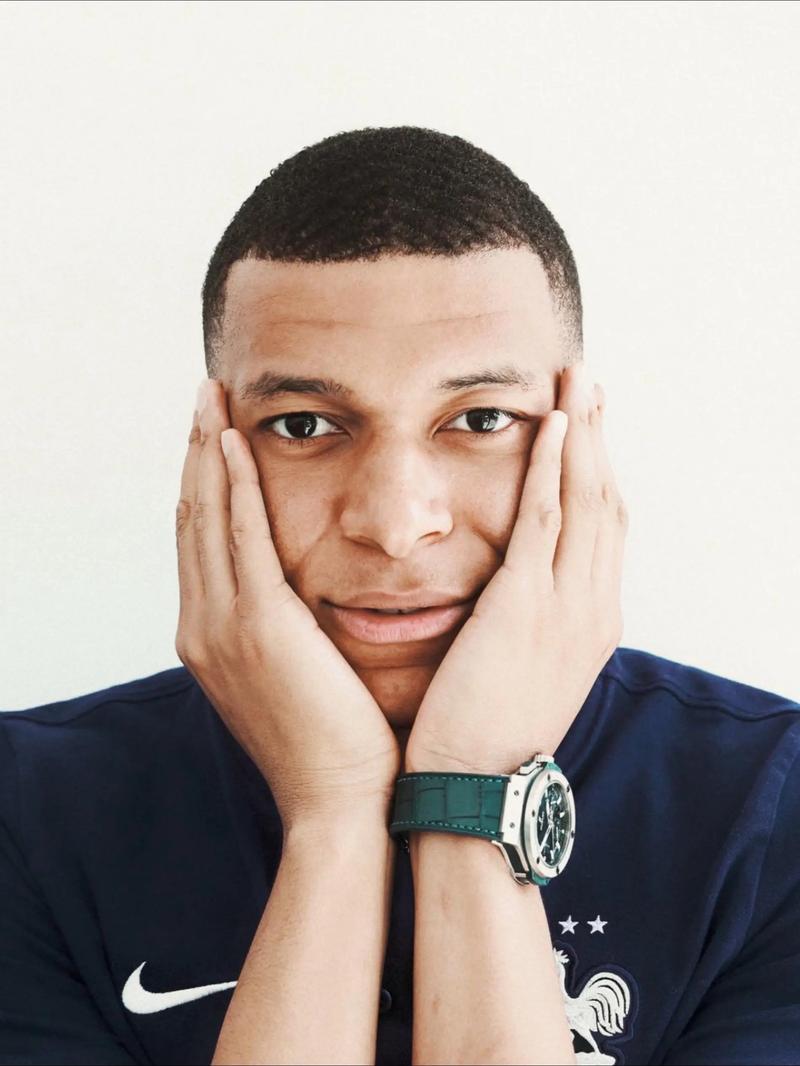 米切尔：我太爱打圣诞大战了 更不用说在麦迪逊广场花园比赛了（米切尔：我热爱圣诞大战，能在麦迪逊广场花园出战更是过瘾）