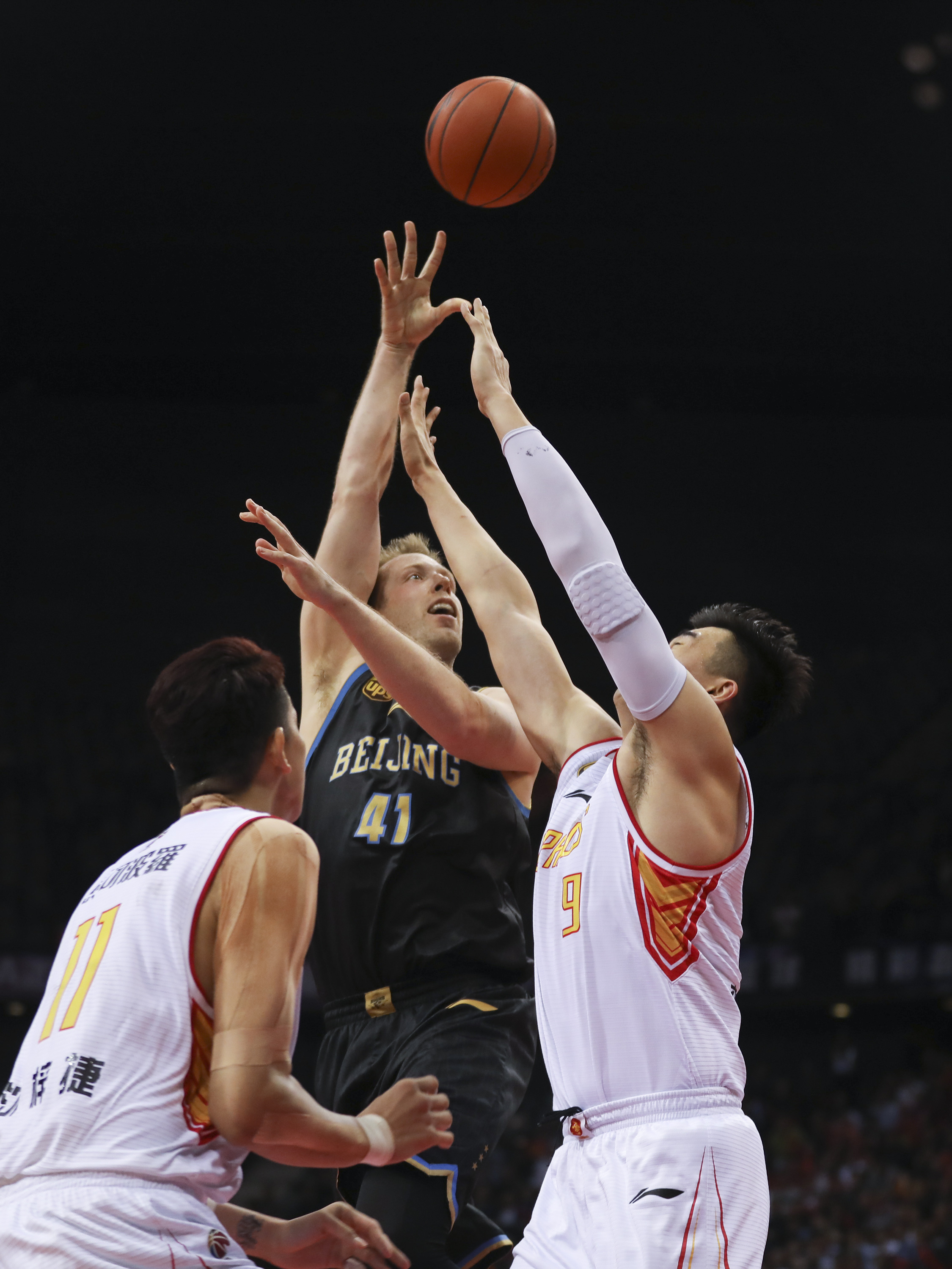 名记：萨拉赫觉得斯洛特被舆论影响，自己不上时球队没有更好（名记：萨拉赫称斯洛特受舆论干扰，自己缺阵时球队并未更好）