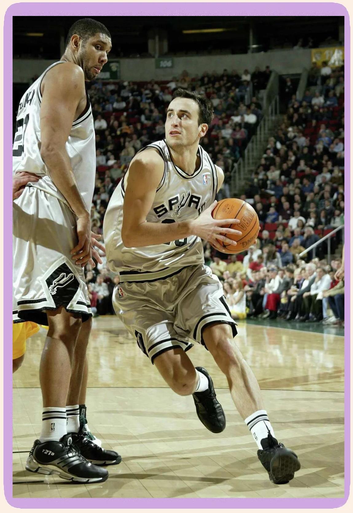 祝福！阿森纳前锋萨卡社媒官宣与相恋5年的女友求婚成功（阿森纳前锋萨卡社媒报喜：与相恋五年女友求婚成功）