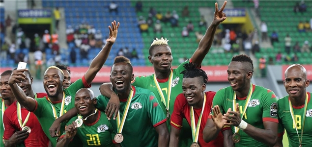 英联杯阿森纳9-8点杀水晶宫晋级四强，拉克鲁瓦乌龙+失点（英格兰联赛杯：阿森纳点球大战9-8淘汰水晶宫进四强，拉克鲁瓦乌龙又失点）