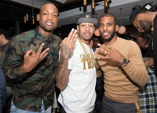 本赛季胜率50%以上球队交手战绩：掘金8胜2负，联盟第一（掘金本季对胜率过半球队战绩8胜2负，居联盟第一）