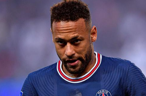 尤文客战那不勒斯大名单：伊尔迪兹领衔，加蒂、DV9伤缺（尤文客场战那不勒斯名单公布：伊尔迪兹挑大梁，加蒂与DV9因伤缺席）